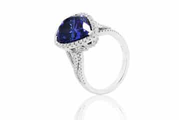 Bague-Saphir-et-diamants-1